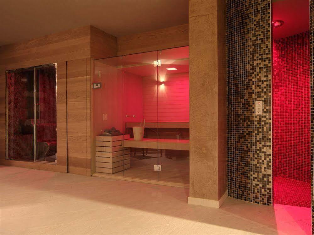 Hotel Natura カステル・ディ・サングロ エクステリア 写真